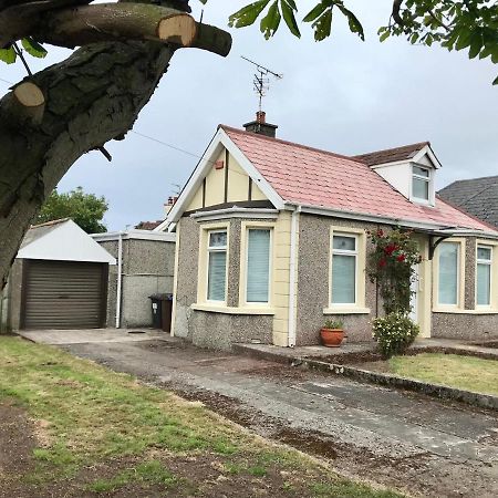 Rose Cottage: Delightful 4 Bedroom Detached Home ポートラッシュ エクステリア 写真
