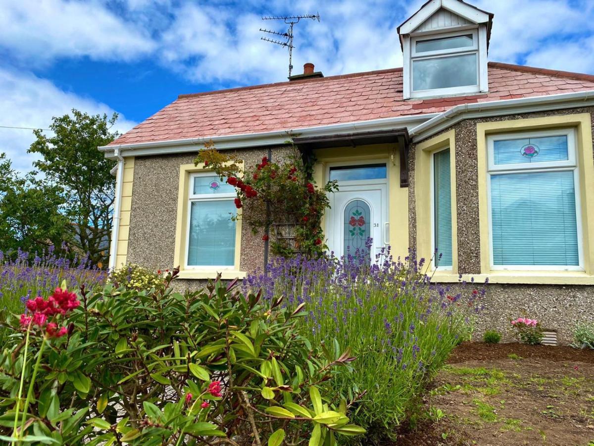 Rose Cottage: Delightful 4 Bedroom Detached Home ポートラッシュ エクステリア 写真
