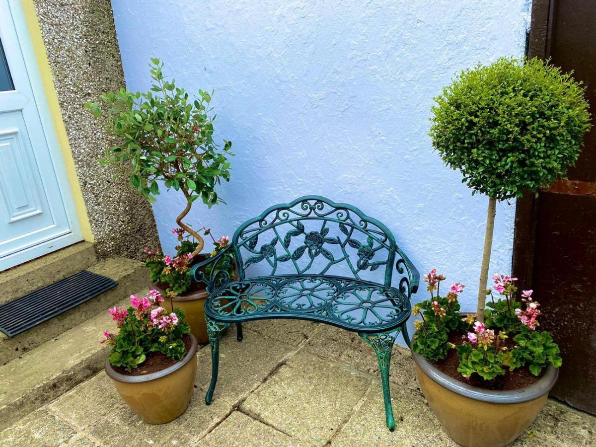 Rose Cottage: Delightful 4 Bedroom Detached Home ポートラッシュ エクステリア 写真